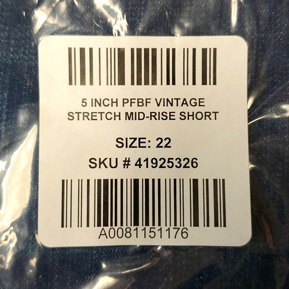 ❤️NWT VINTAGE TORRID SHORTS - 5" BOYFRIEND  STRETCH DENIM - MID RISE - SIZE 22 - Picture 6 of 9